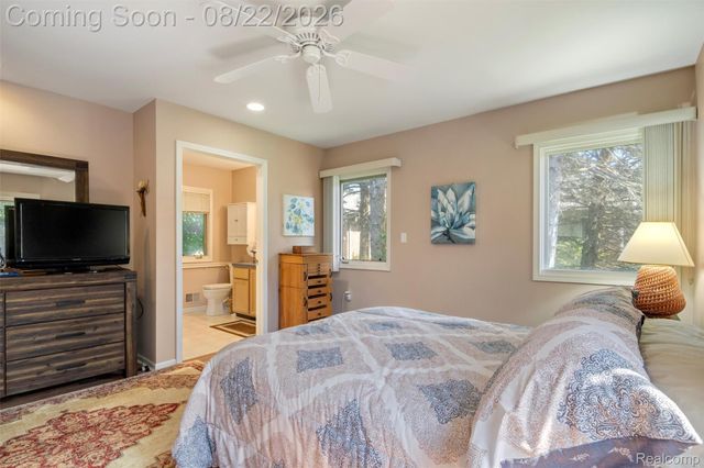21388 Magnolia Court, Farmington Hills, MI 48336