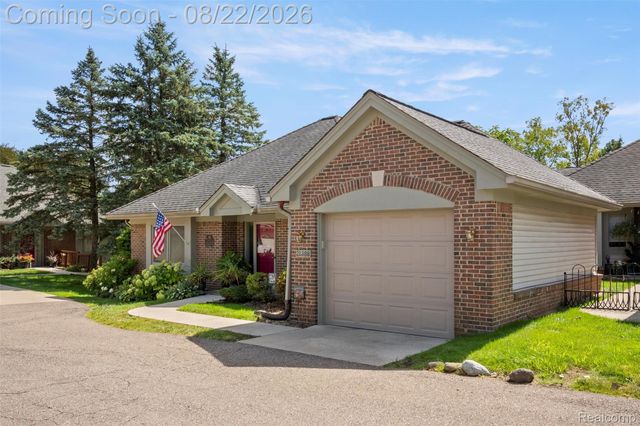 21388 Magnolia Court, Farmington Hills, MI 48336