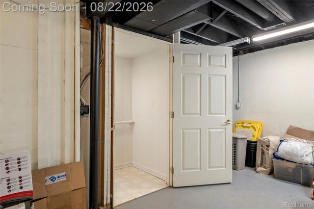 21388 Magnolia Court, Farmington Hills, MI 48336