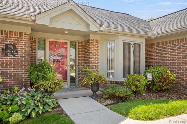 21388 Magnolia Court, Farmington Hills, MI 48336
