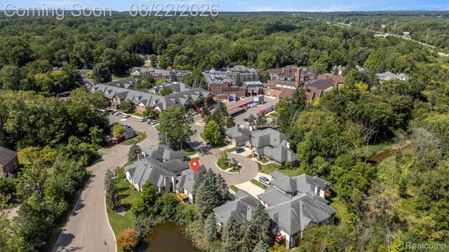 21388 Magnolia Court, Farmington Hills, MI 48336