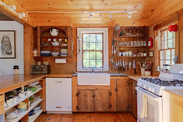 2950 Old Kings Highway, Wellfleet, MA 02667