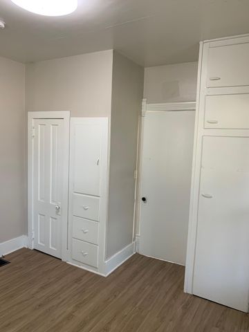 706 W 12th Street, Cedar Falls, IA 50613