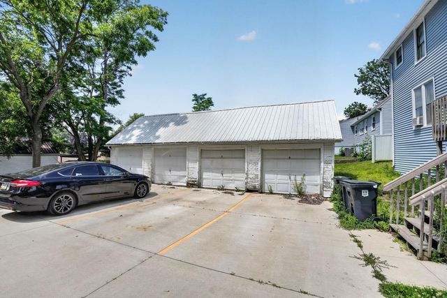 706 W 12th Street, Cedar Falls, IA 50613
