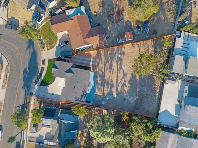 7085 Madrone Avenue, San Diego, CA 92114