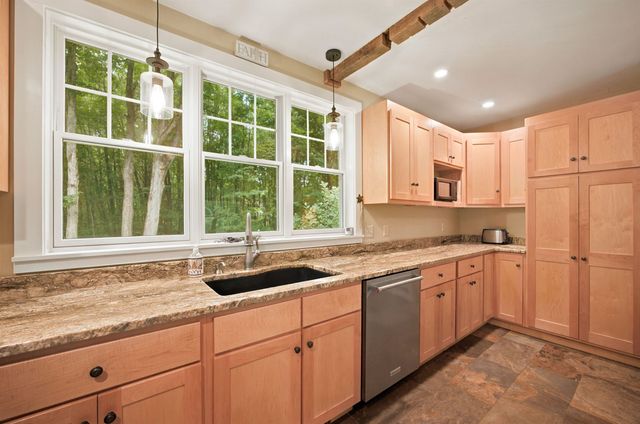 111 Barton Corner Road, Hopkinton, NH 03229