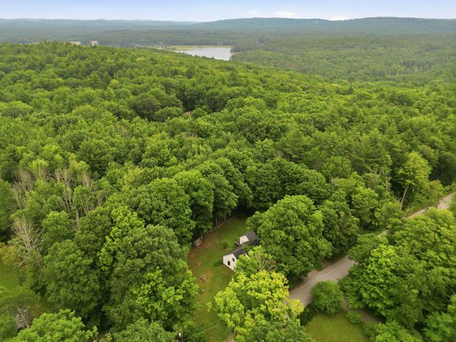 111 Barton Corner Road, Hopkinton, NH 03229