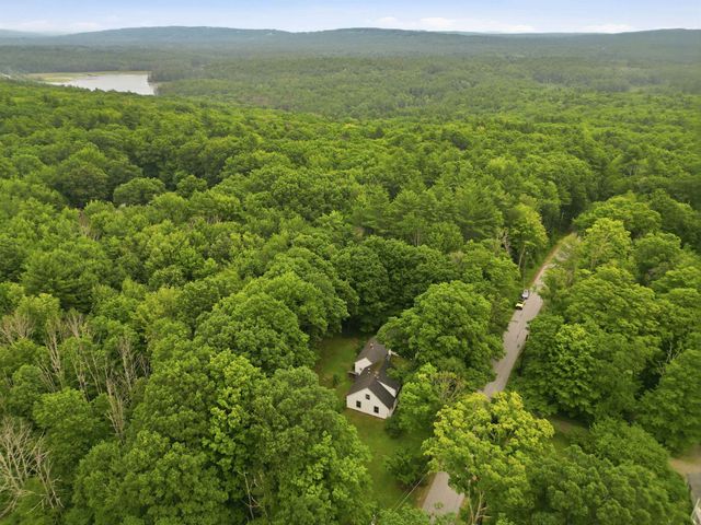 111 Barton Corner Road, Hopkinton, NH 03229