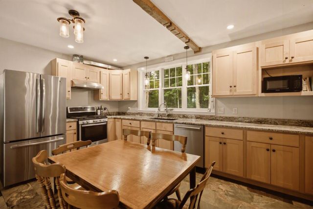 111 Barton Corner Road, Hopkinton, NH 03229