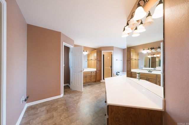 14 Westpointe Drive, Jacksonville, AR 72076