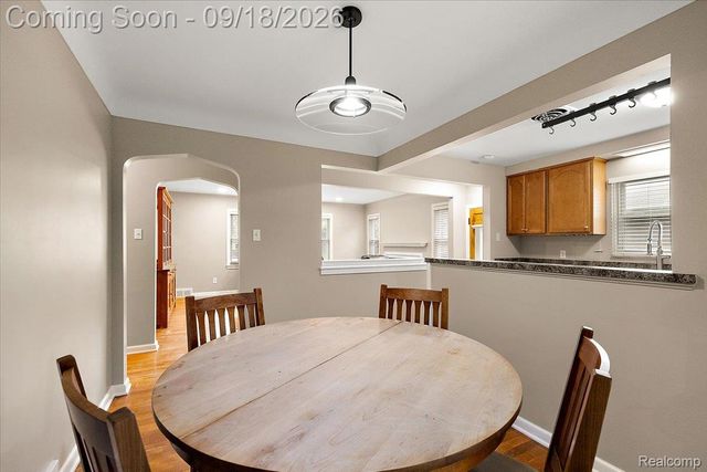 3034 Woodslee Drive, Royal Oak, MI 48073
