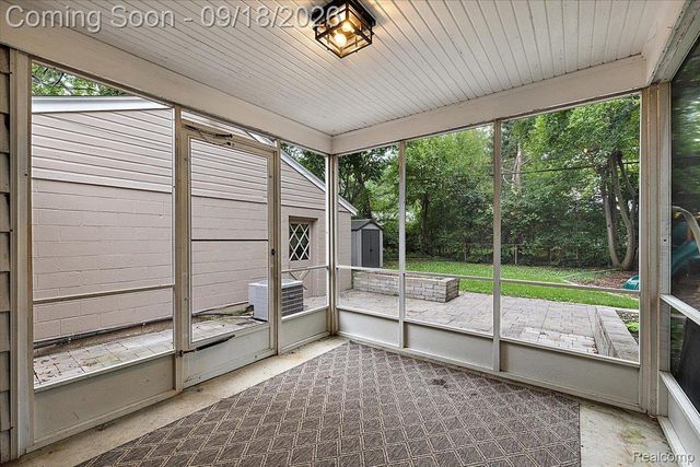3034 Woodslee Drive, Royal Oak, MI 48073