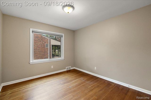 3034 Woodslee Drive, Royal Oak, MI 48073