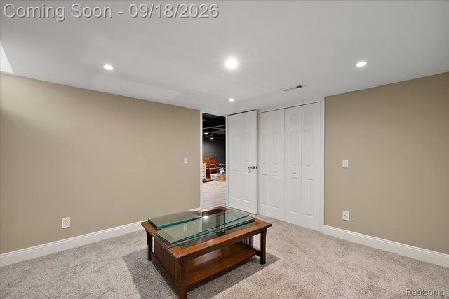 3034 Woodslee Drive, Royal Oak, MI 48073