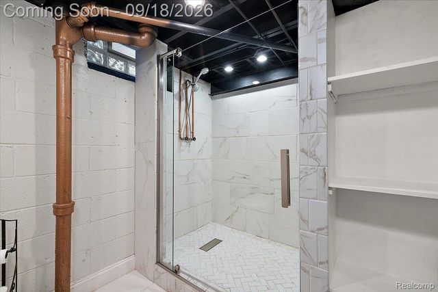 3034 Woodslee Drive, Royal Oak, MI 48073