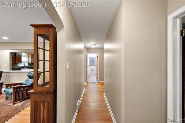 3034 Woodslee Drive, Royal Oak, MI 48073