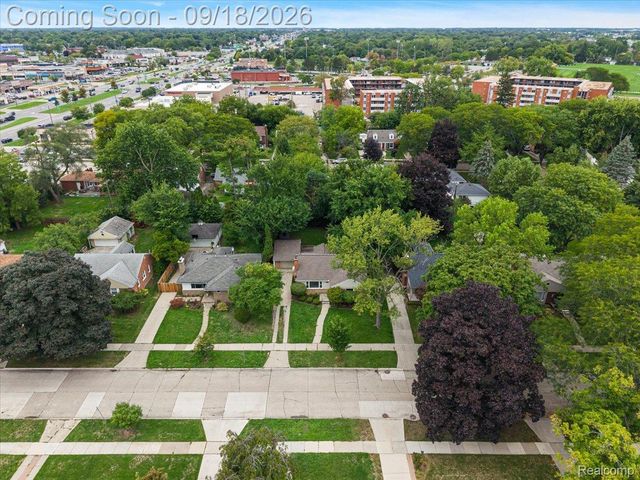 3034 Woodslee Drive, Royal Oak, MI 48073