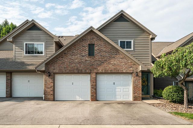 18675 Brookfield Lake DRIVE #49, Brookfield, WI 53045