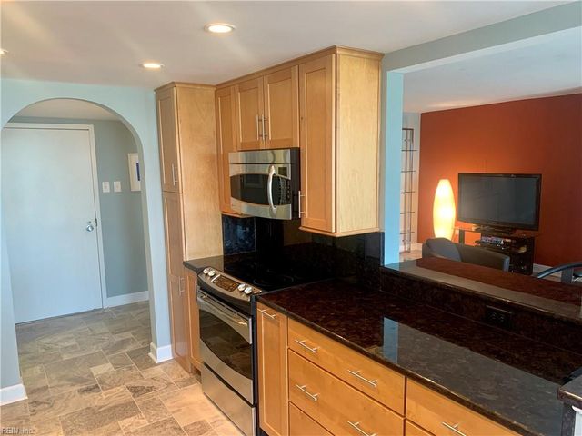 2830 Shore Dr Apt PH1, Virginia Beach, VA 23451