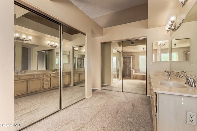 1007 E SECRETARIAT Drive, Tempe, AZ 85284