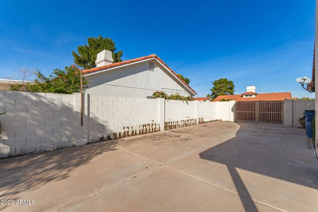 1007 E SECRETARIAT Drive, Tempe, AZ 85284