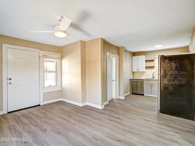 820 S 15th Avenue, Phoenix, AZ 85007