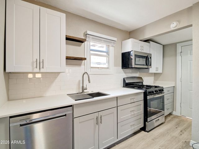 820 S 15th Avenue, Phoenix, AZ 85007
