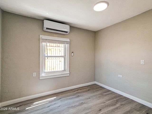 820 S 15th Avenue, Phoenix, AZ 85007