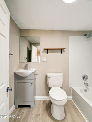 820 S 15th Avenue, Phoenix, AZ 85007