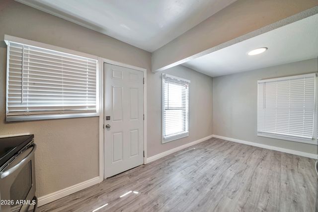 820 S 15th Avenue, Phoenix, AZ 85007