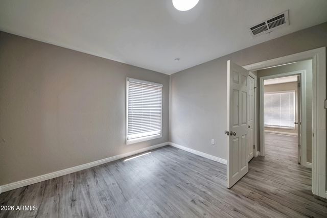 820 S 15th Avenue, Phoenix, AZ 85007