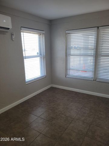 820 S 15th Avenue, Phoenix, AZ 85007