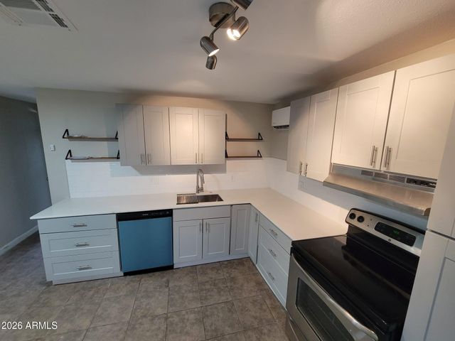 820 S 15th Avenue, Phoenix, AZ 85007