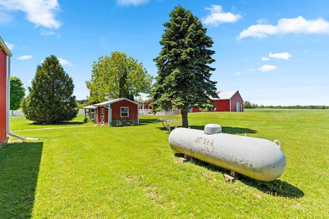 4433 COUNTY RD J, Oconto, WI 54153