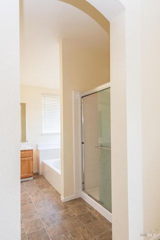 7036 Edinburgh Ct, Windsor, CA 95492