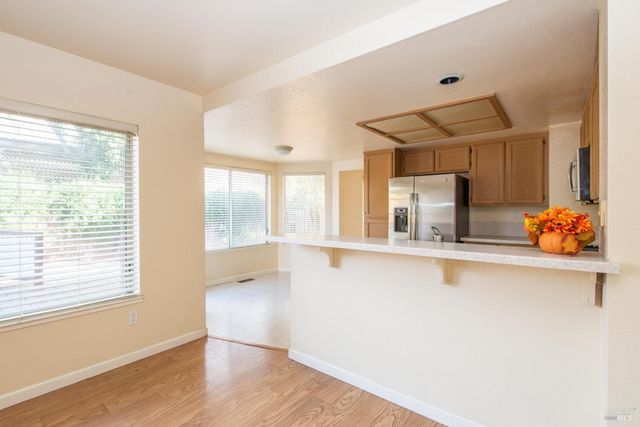 7036 Edinburgh Ct, Windsor, CA 95492