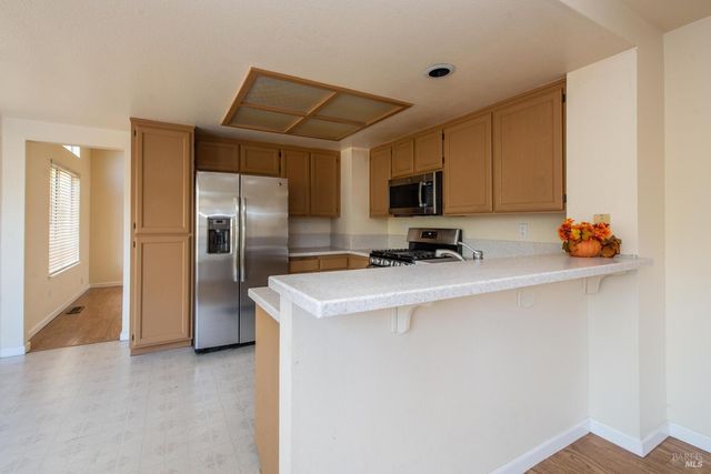 7036 Edinburgh Ct, Windsor, CA 95492