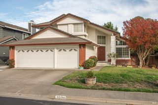 7036 Edinburgh Ct, Windsor, CA 95492