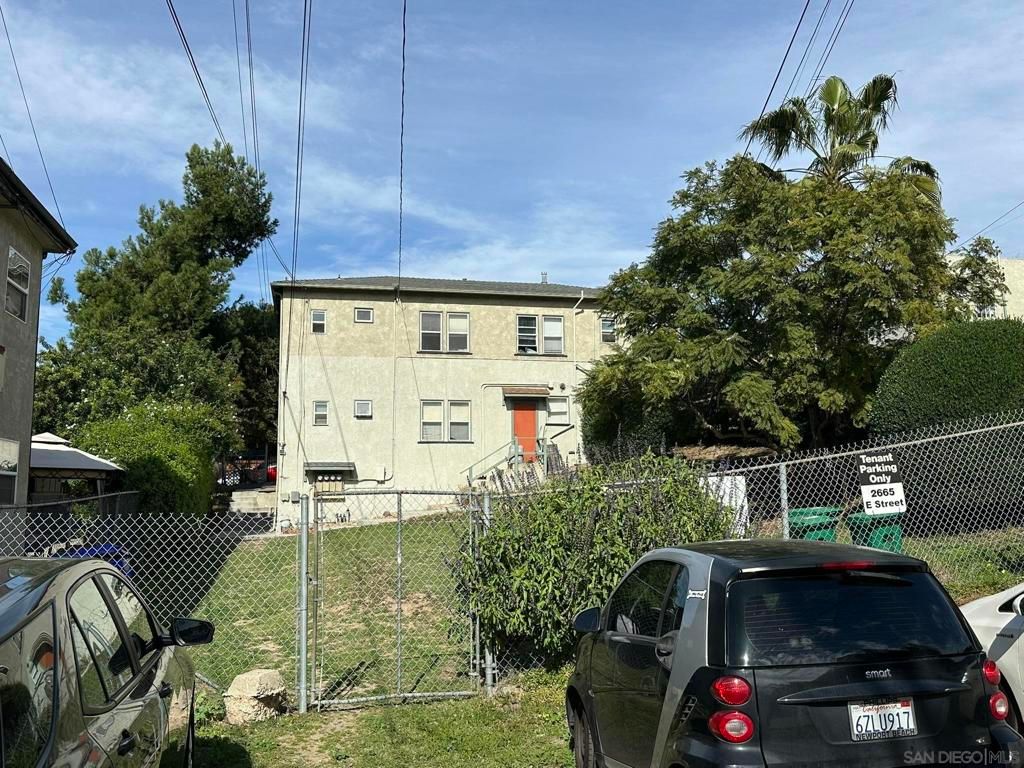 Image 5 of property listing at 2663 67 E Street, San Diego, CA 92102