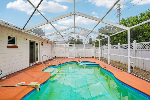 5415 1ST STREET NE, St Petersburg, FL 33703