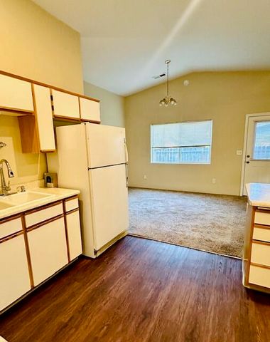 1211 Locust Street, Medford, OR 97501