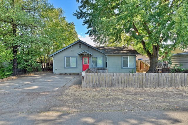 1211 Locust Street, Medford, OR 97501