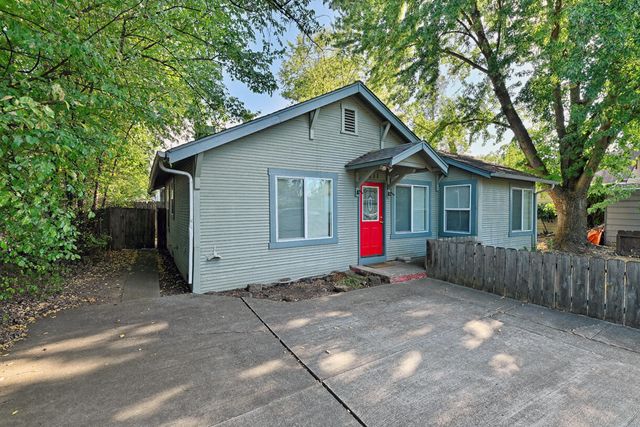 1211 Locust Street, Medford, OR 97501