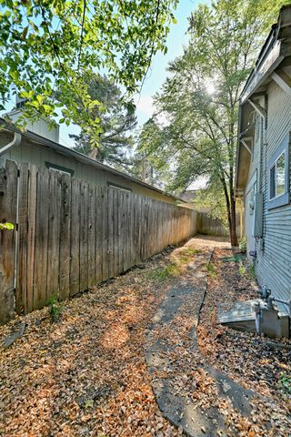 1211 Locust Street, Medford, OR 97501