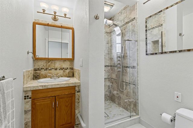 6430 Harding St, Hollywood, FL 33024