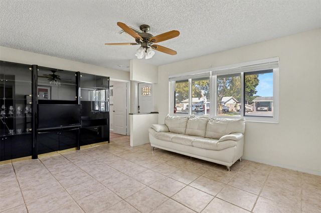 6430 Harding St, Hollywood, FL 33024