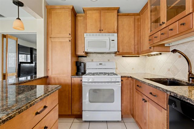 6430 Harding St, Hollywood, FL 33024