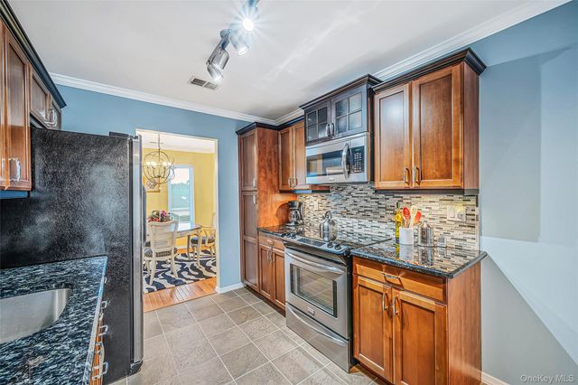 704 Fenway Road, Saint James, NY 11780