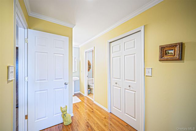 704 Fenway Road, Saint James, NY 11780