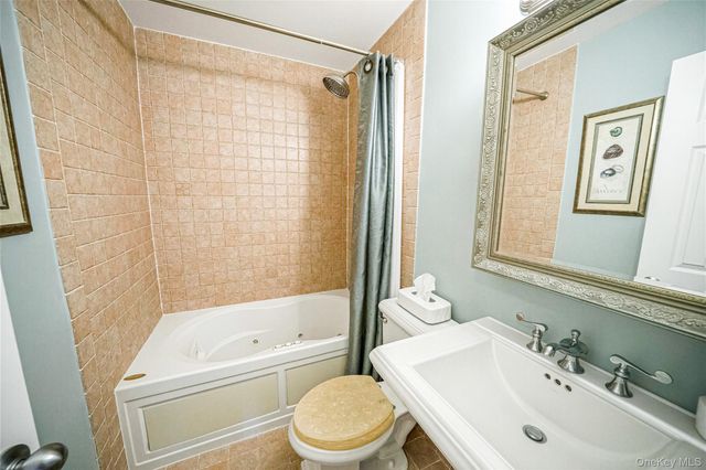 704 Fenway Road, Saint James, NY 11780